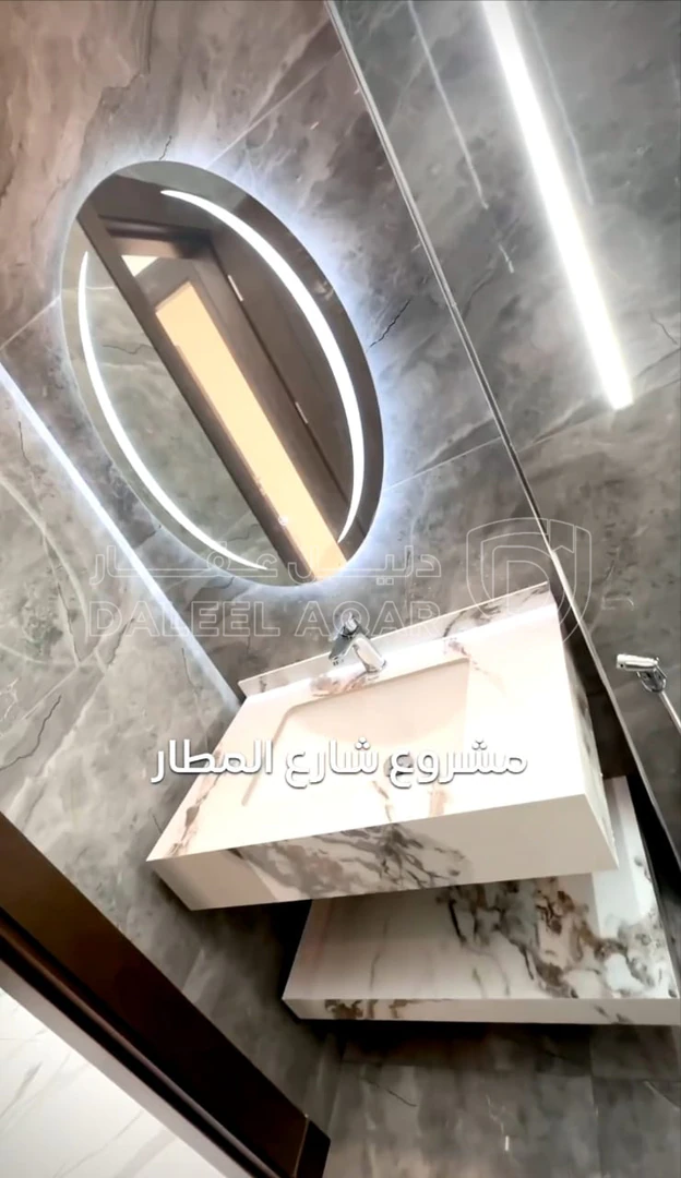 شقة في البنيات - بعيدة عن شارع المطار 200 متر - 117,000 دأ - صورة 1